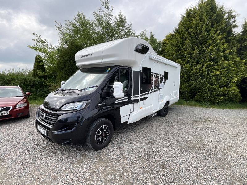 2021 Swift Edge 494 Black Edition