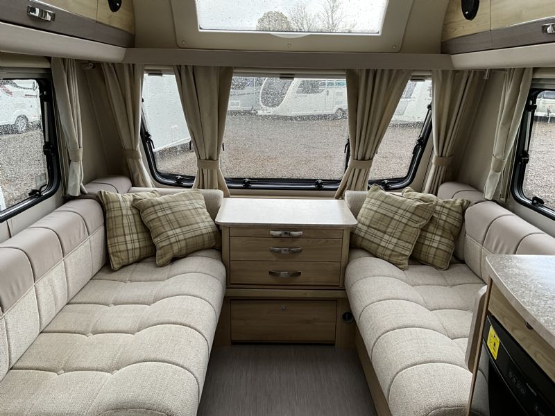 2017 Elddis Avante 550