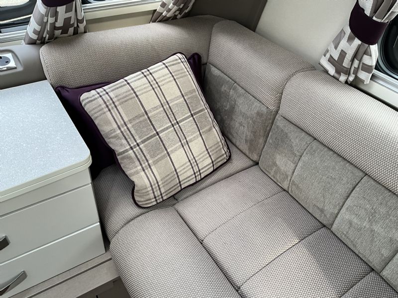 2017 Sterling Elite 580